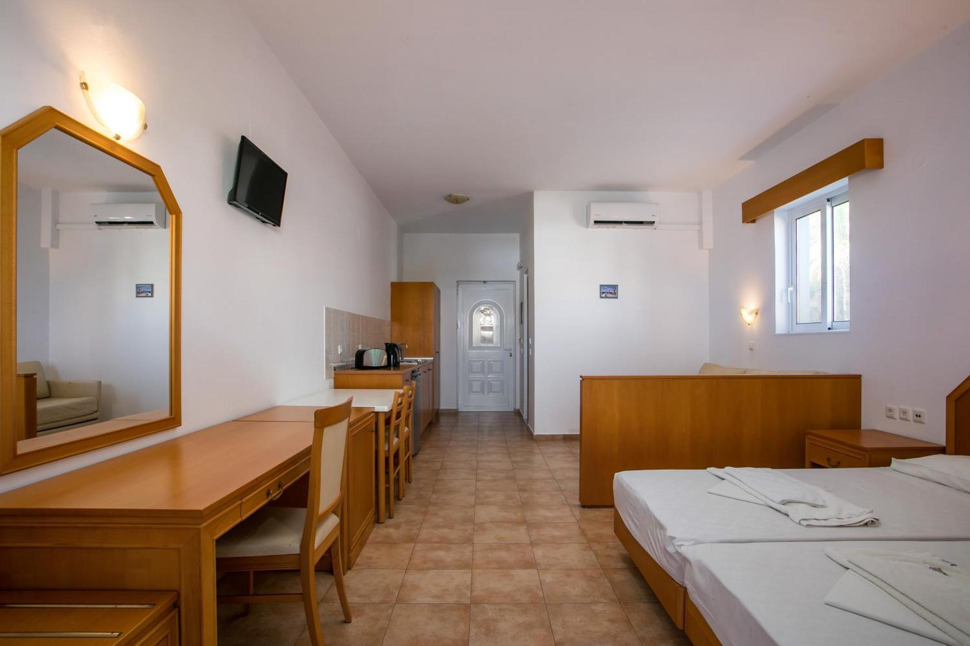 لينثوس Lambis Studios & Apartments المظهر الخارجي الصورة